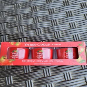 Yankee Candle Red Macintosh Votives